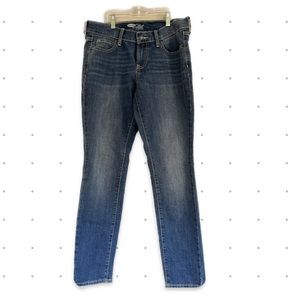 Old Navy “The Flirt” 6 Short